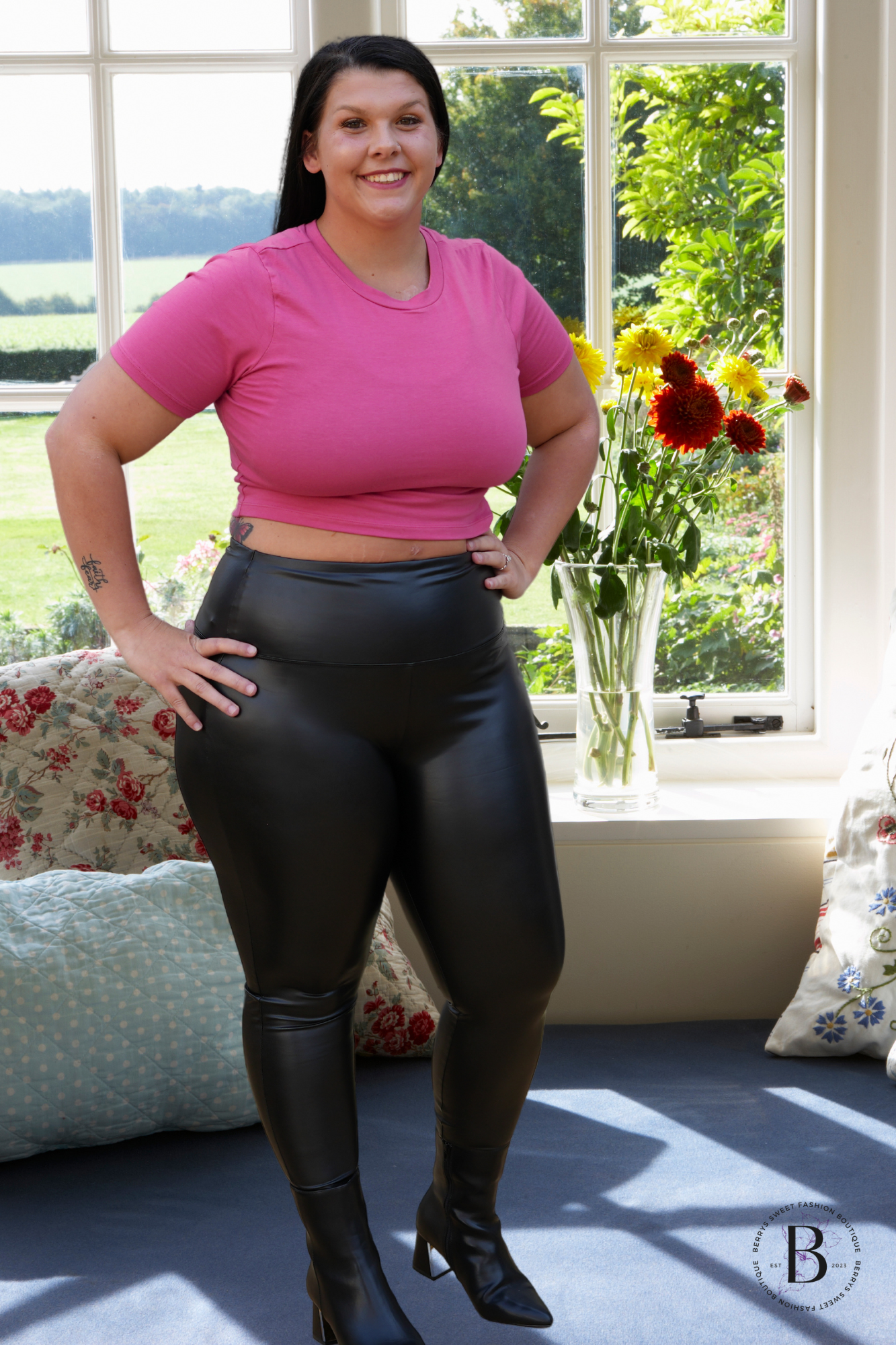 Sleek Noir Leatherette Leggings